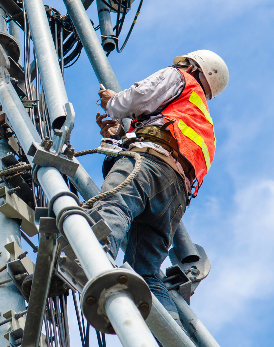 Worker installing mechanism